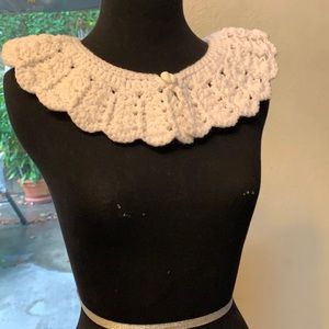 Crochet collar